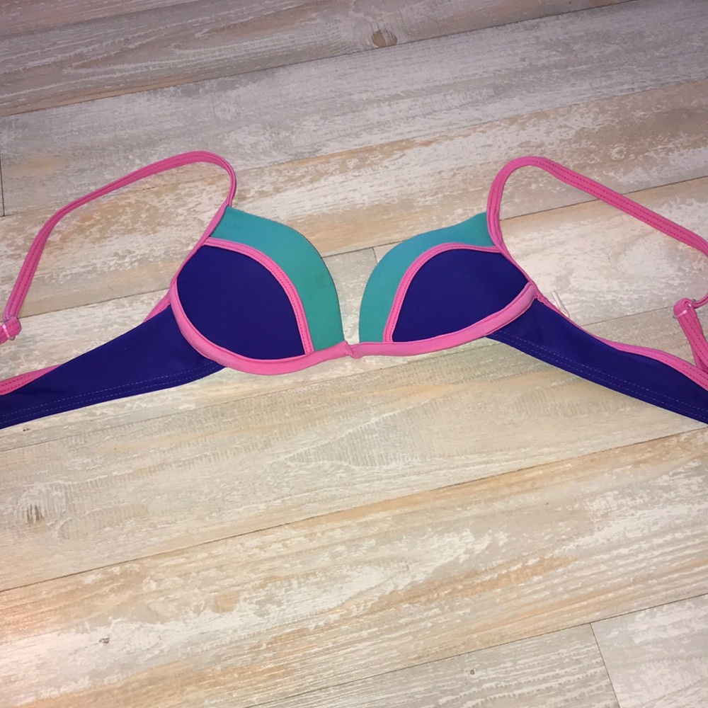 ❤️Hula Honey Padded Bikini Top Size Small push up - Picture 1 of 5